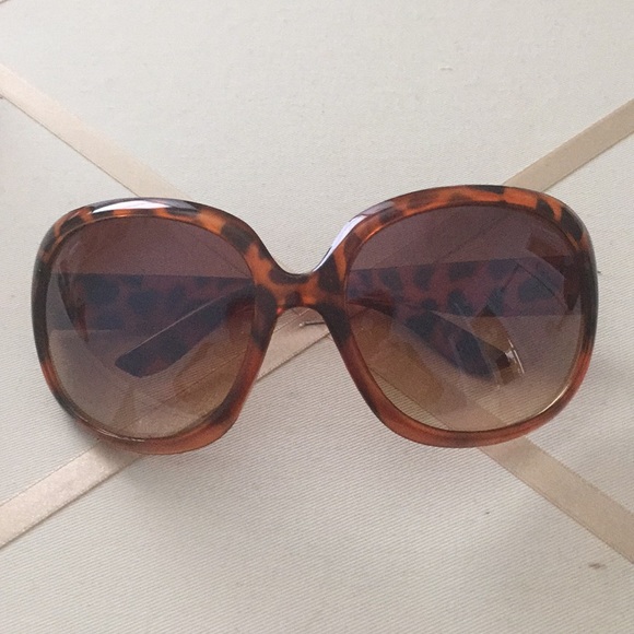 Accessories - Sunglasses